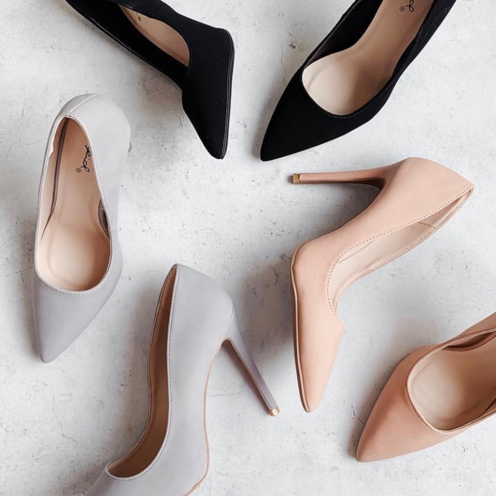 Meet your Posher!🍷🌴👙💐👠😍💕🍉🎀🌹🌸❤️👗🌺 ☕️👛